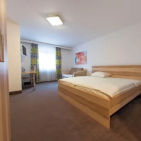 Stadt 3* טוטלינגן