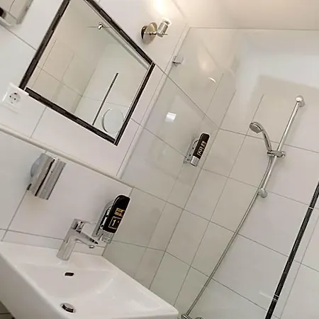 Stadt מלון 3*