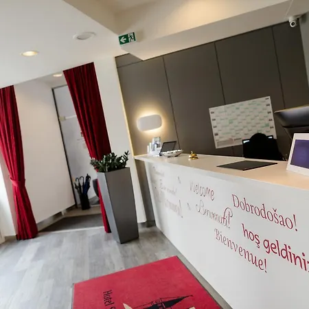 Stadt Otel 3*